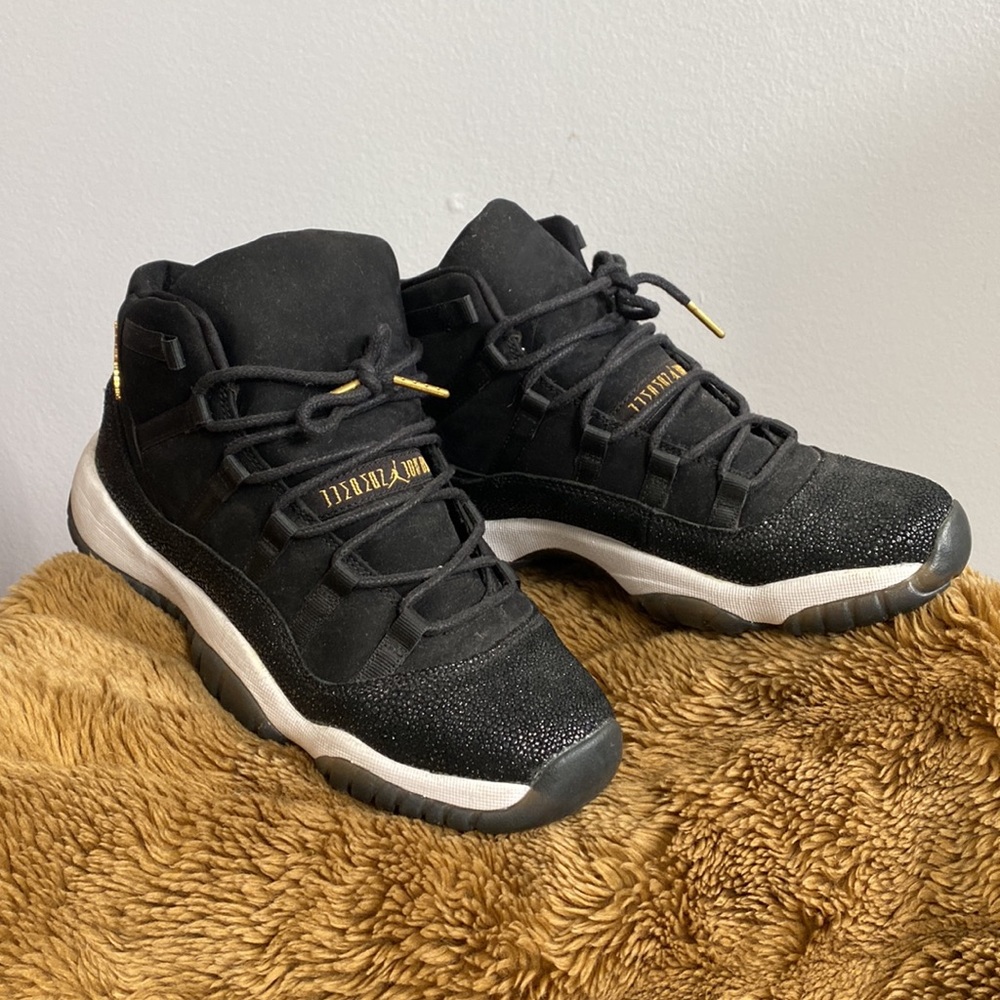Nike Air Jordan 11 Black Stingray GS Kids 6.5 Women 8
